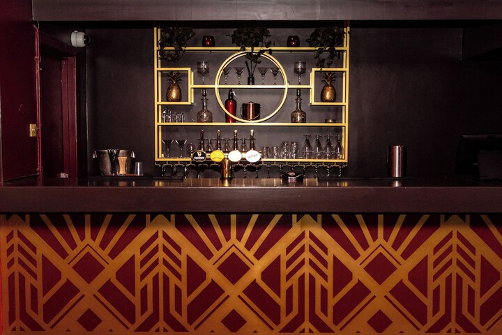Lounge 188 of 256