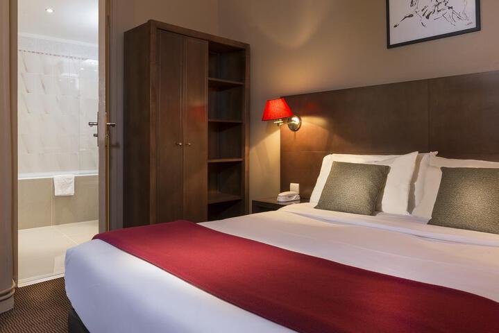 Room 42 of 84