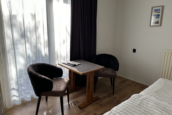 Room 13 of 26