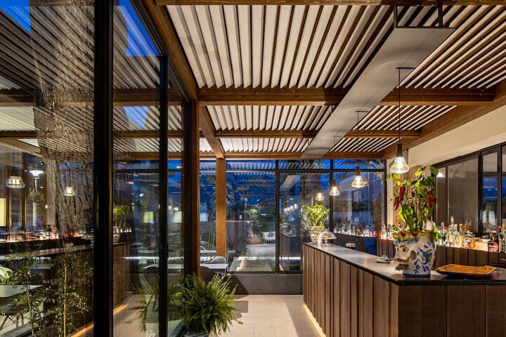 Entrance & Lobby
