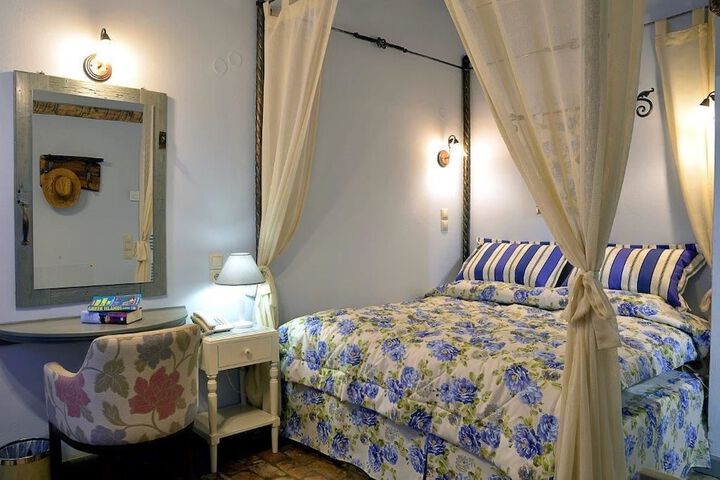 Room 6 of 37