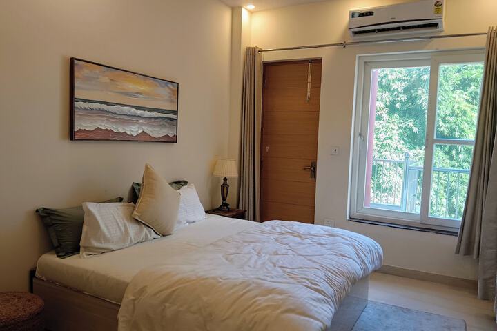 Room 9 of 15