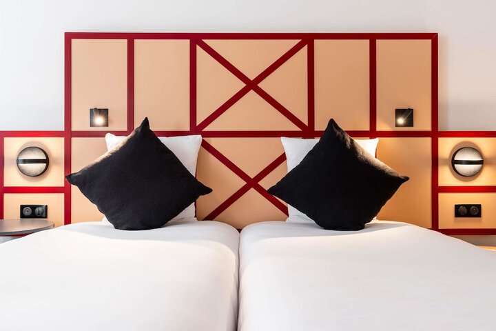 Room 26 of 61