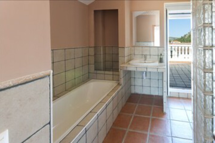 Room 5 of 30