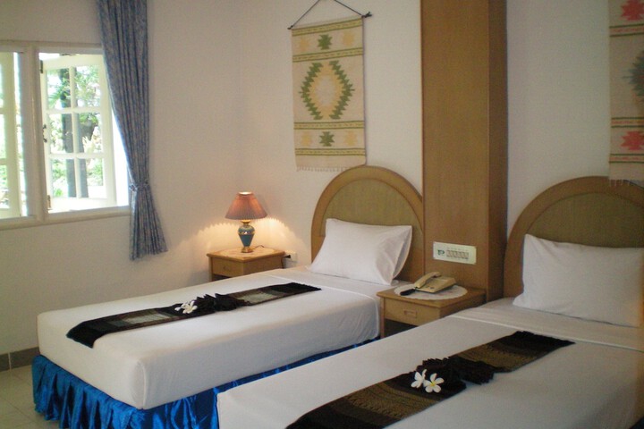 Room 4 of 70