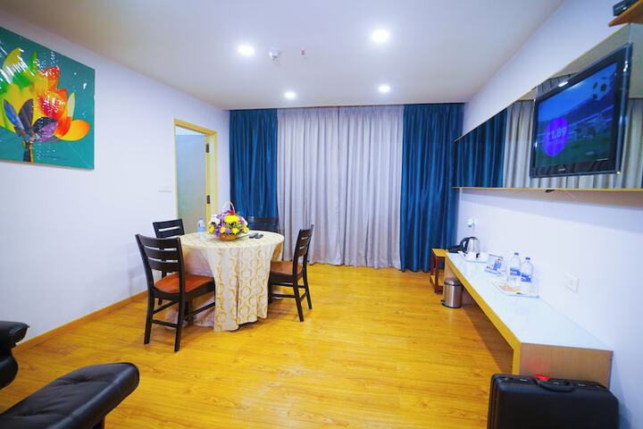 Room 27 of 85