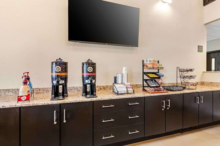 Breakfast/Coffee Service 24 of 29