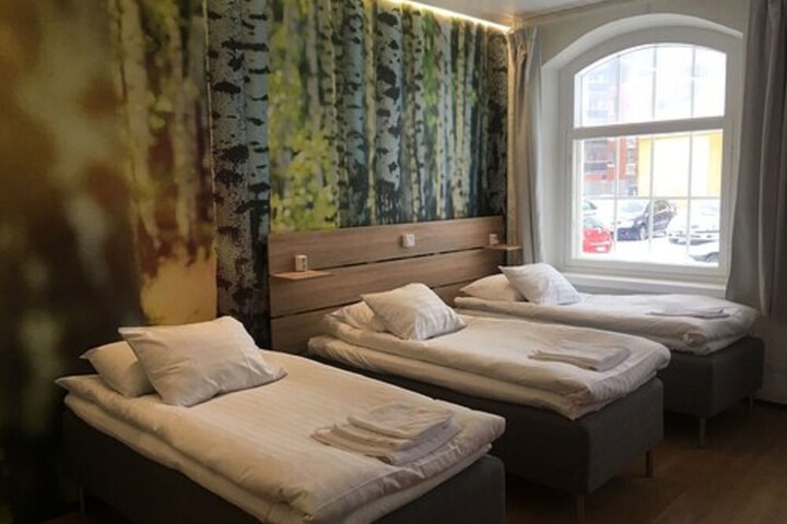 Room 7 of 42