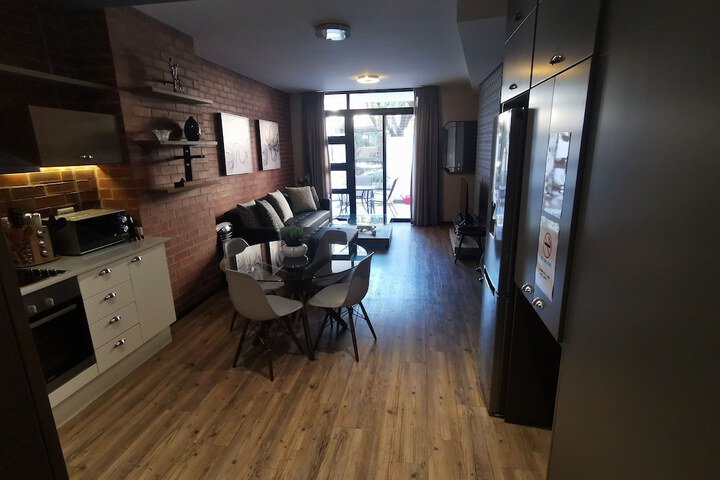 Room 56 of 215