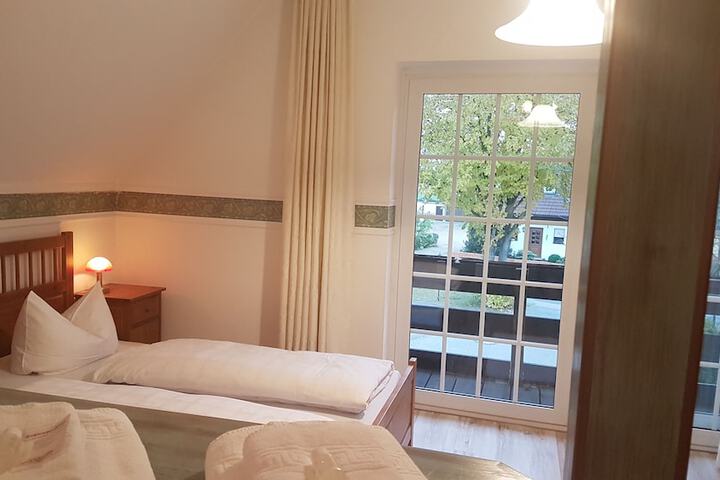 Room 7 of 40