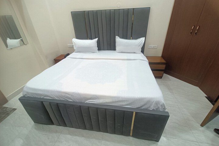 Room 3 of 19