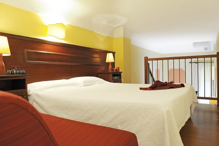 Room 18 of 65