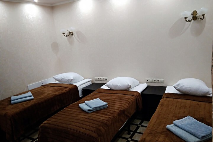 Room 7 of 18