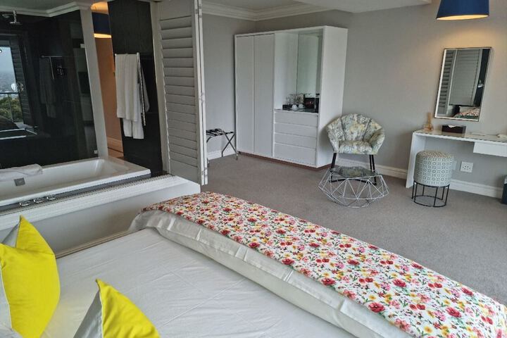 Room 12 of 80