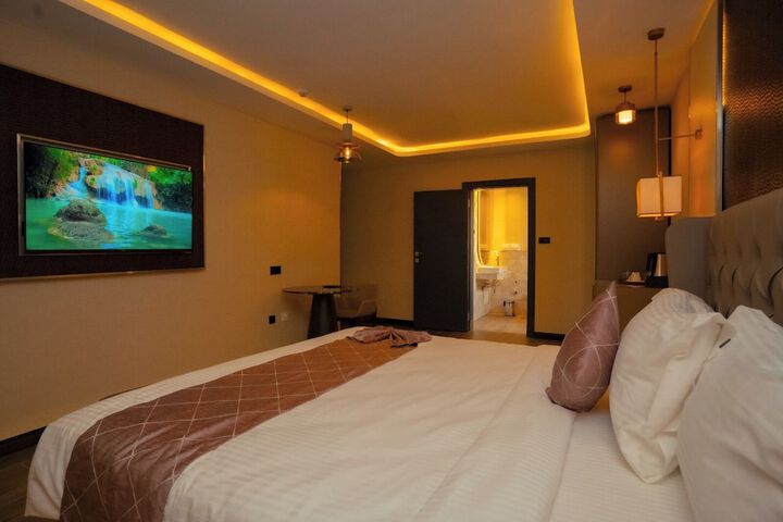 Room 15 of 26