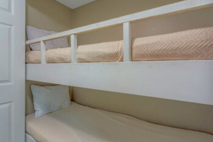 Room 163 of 169