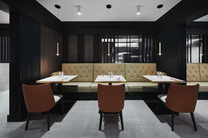 Lounge 115 of 145