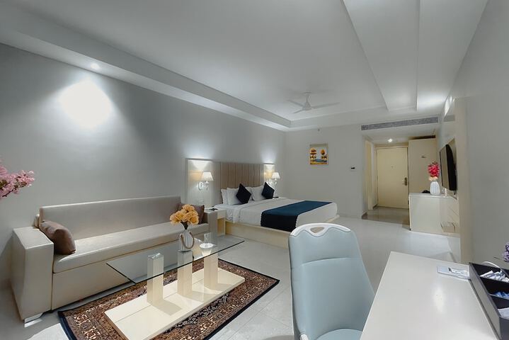 Room 9 of 22