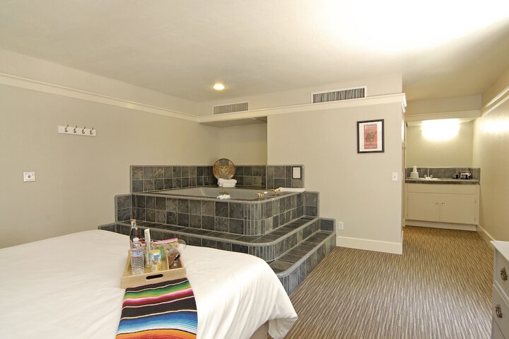 Room 13 of 82