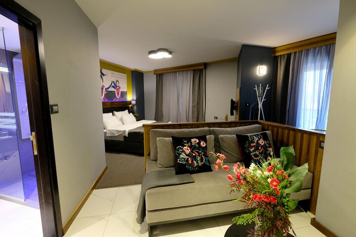 Room 37 of 86