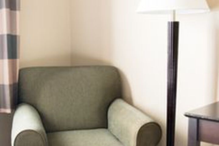 Room 8 of 12