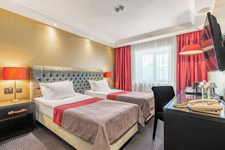 Room 4 of 39