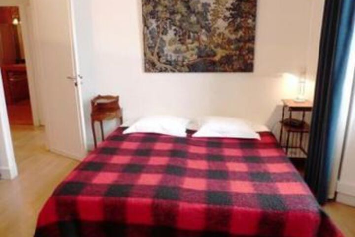 Room 11 of 24