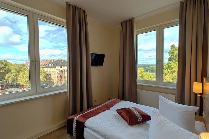 Room 21 of 57