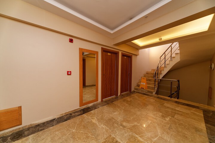 Ballroom/Hall 33 of 35