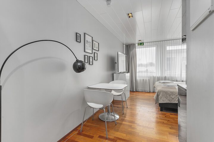 Room 48 of 82