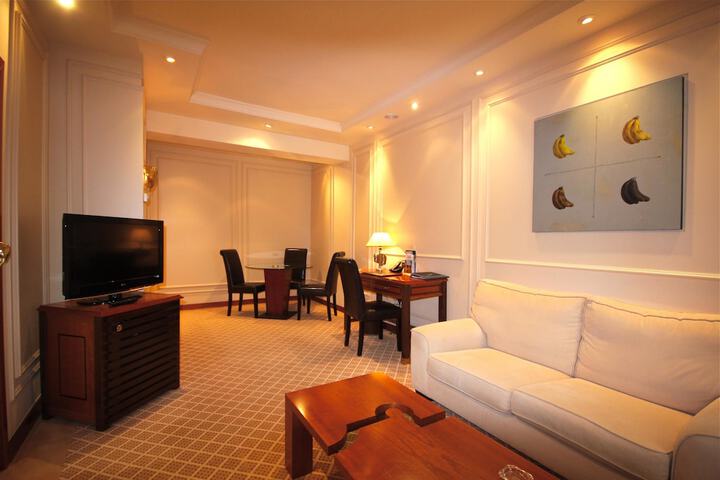 Room 16 of 44
