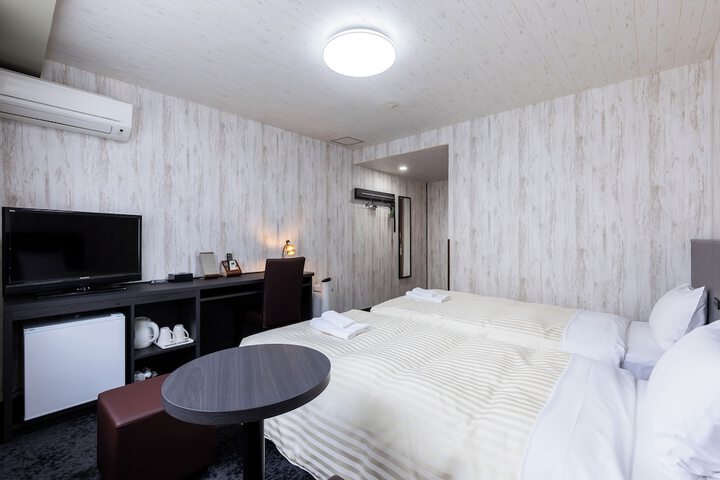 Room 17 of 43