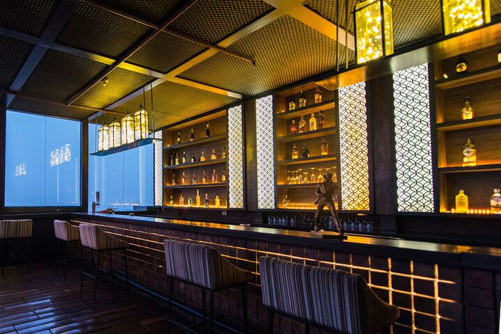 Lounge 63 of 88