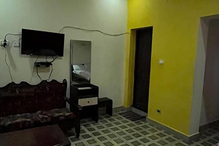 Room 15 of 23