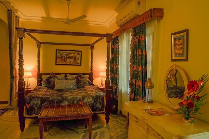 Room 27 of 47