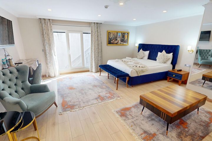 Room 11 of 21