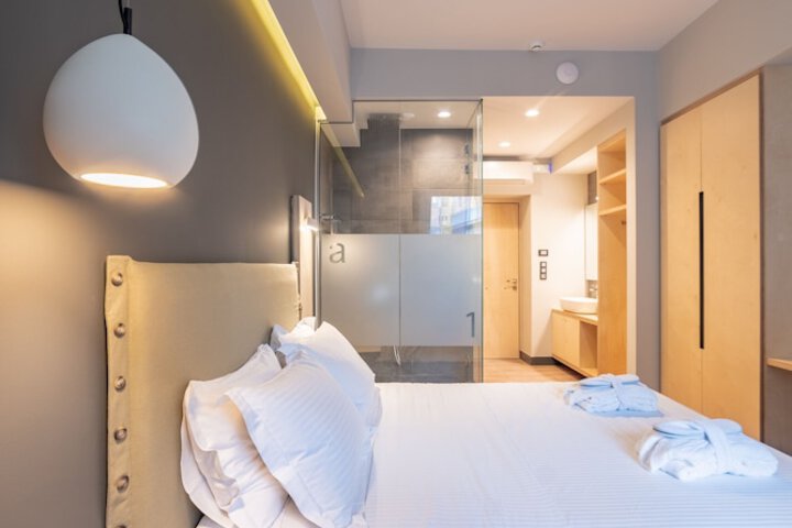 Room 57 of 102
