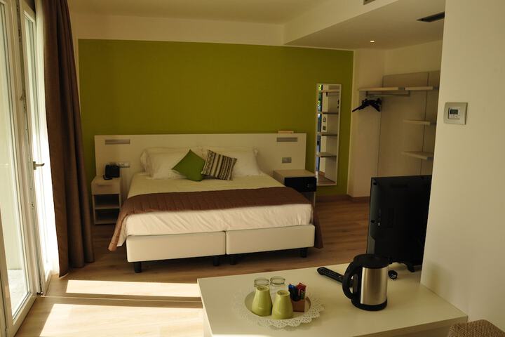 Room 5 of 63