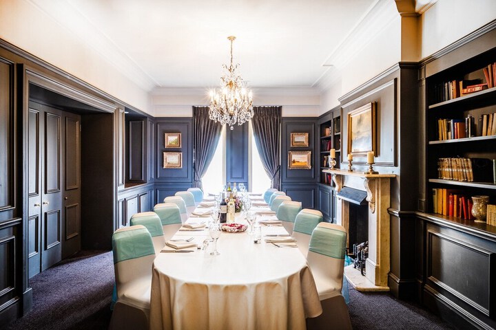 Dining 90 of 190