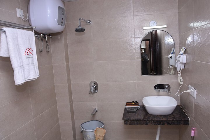 Room 35 of 46