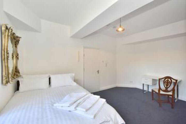 Room 25 of 51