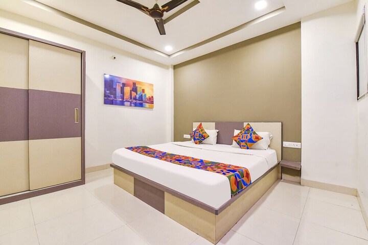 Room 9 of 35
