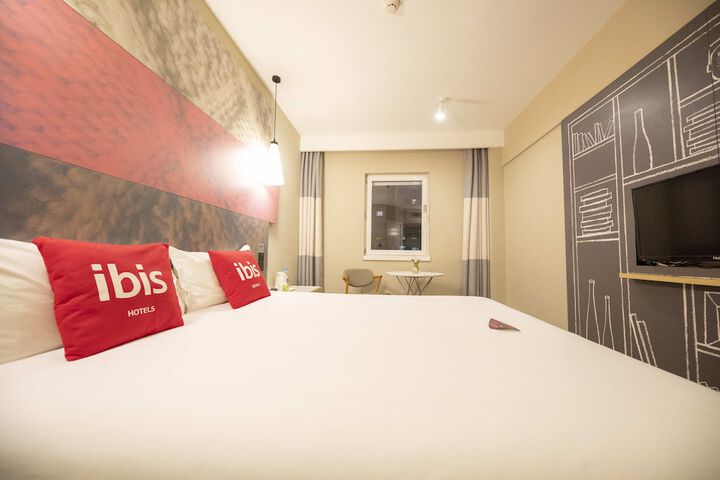 Room 20 of 38