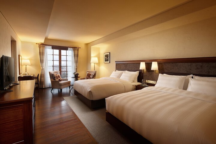 Room 33 of 223