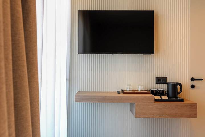 Room 34 of 165