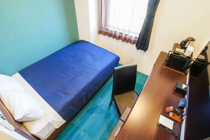 Room 10 of 25