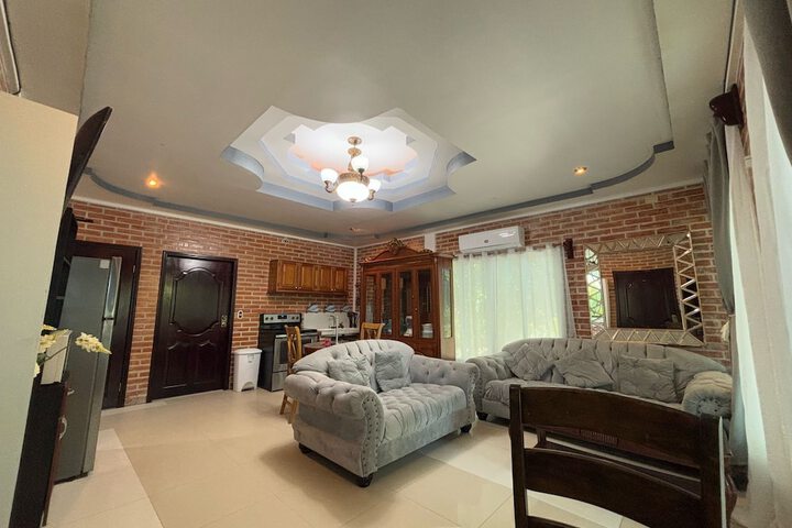 Room 4 of 10