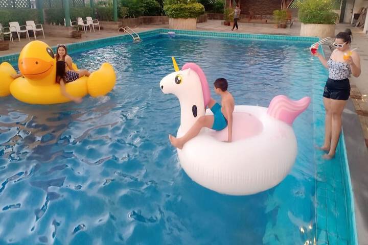 Hotel Pool