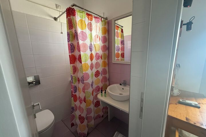 Room 53 of 74