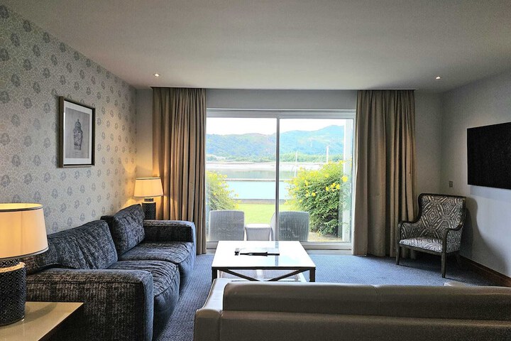 Room 42 of 98